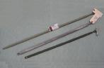 Retract Rods
